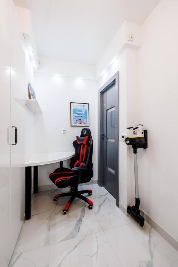 Luxury Apartment With Spa Bath- City Centre, Free Parking Rzeszów Exterior foto