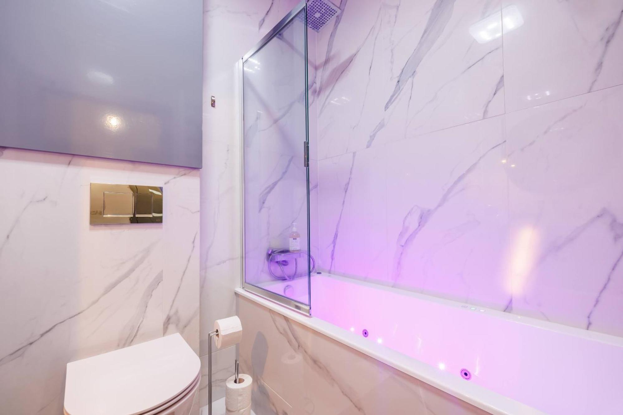 Luxury Apartment With Spa Bath- City Centre, Free Parking Rzeszów Exterior foto